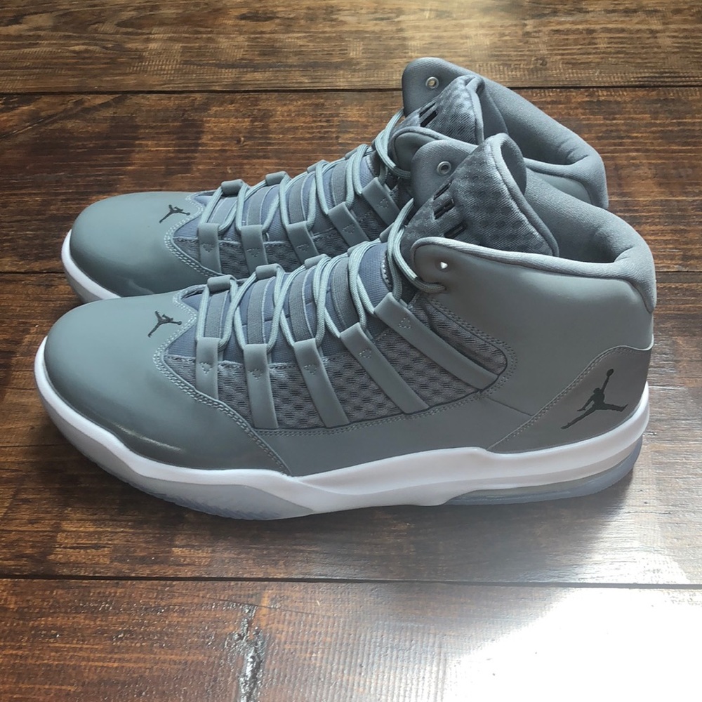 Jordan Max Aura Men’s Basketball shoes.  Size 15